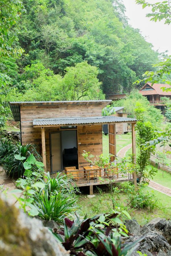 House By Lake Hotell Moc Chau Eksteriør bilde